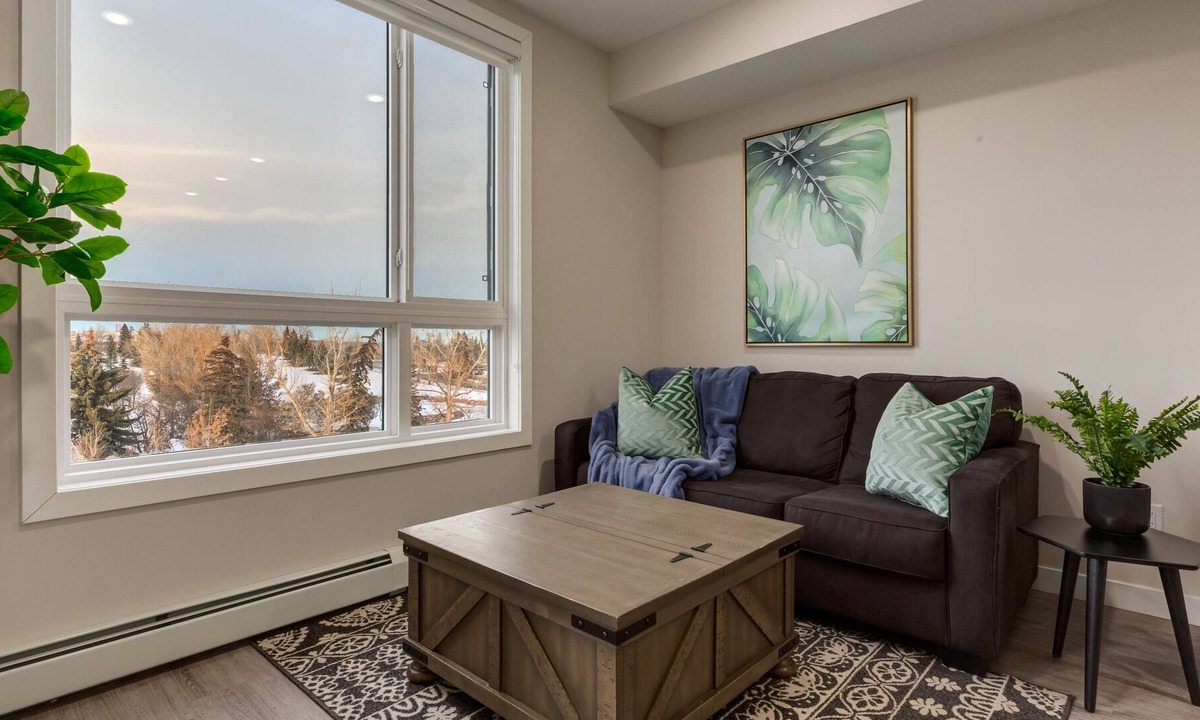 Shaganappi Apartment | $0 Cleaning Fee, Free Parking, King Bed, Top Floor
