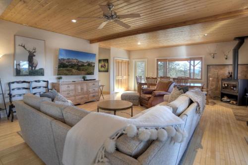 Durango House | 1688 Nusbaum - Main House 3 Bedroom