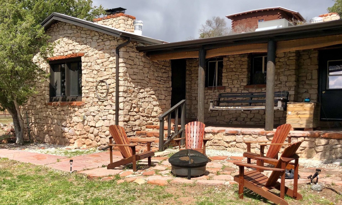 Rimrock Cottage | 1930's Stone Cottage with spectacular views!