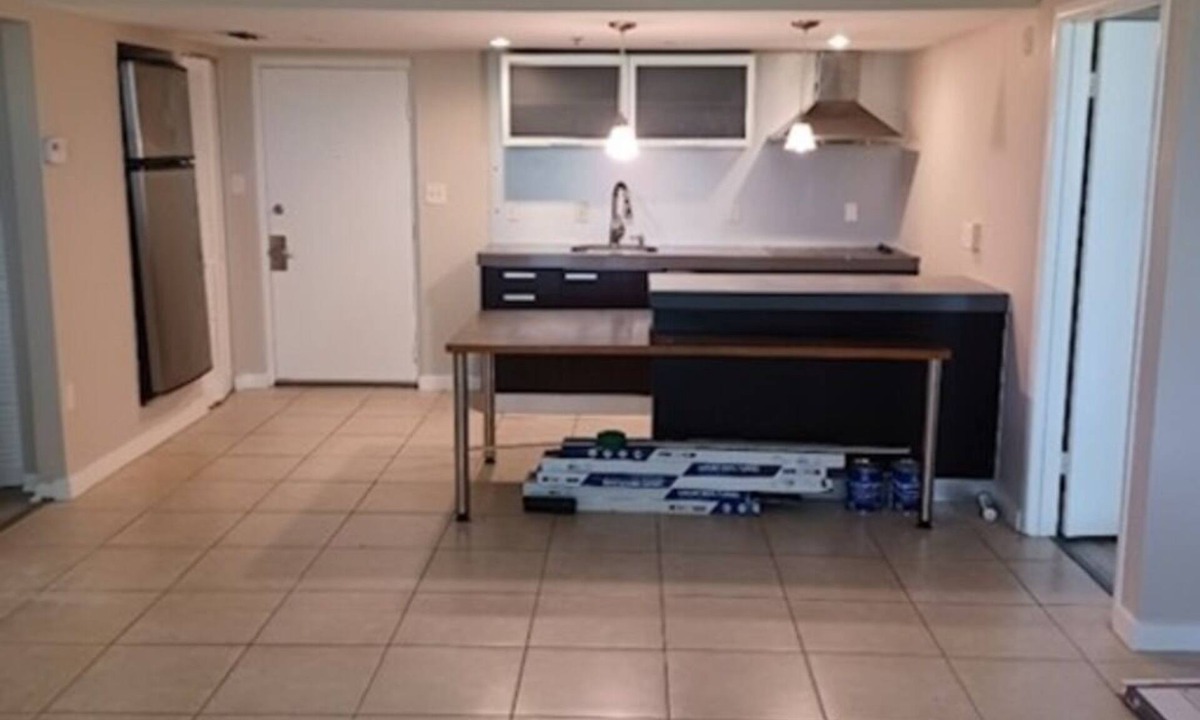 Clearwater Condo | 2-bedroom/2 bathroom condo in fabulous Clearwater with AC & fitness room.
