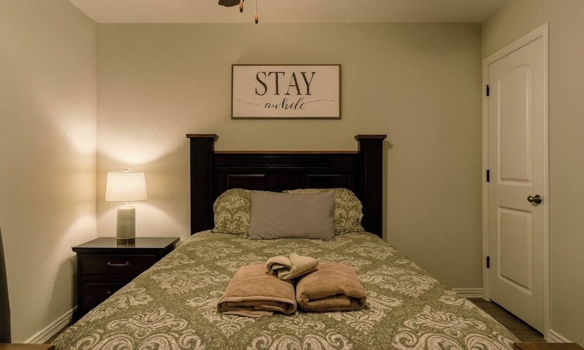 Bel Aire House | 29-day min stays, In-unit laundry, and reliable WiFi. Corporates stays welcome