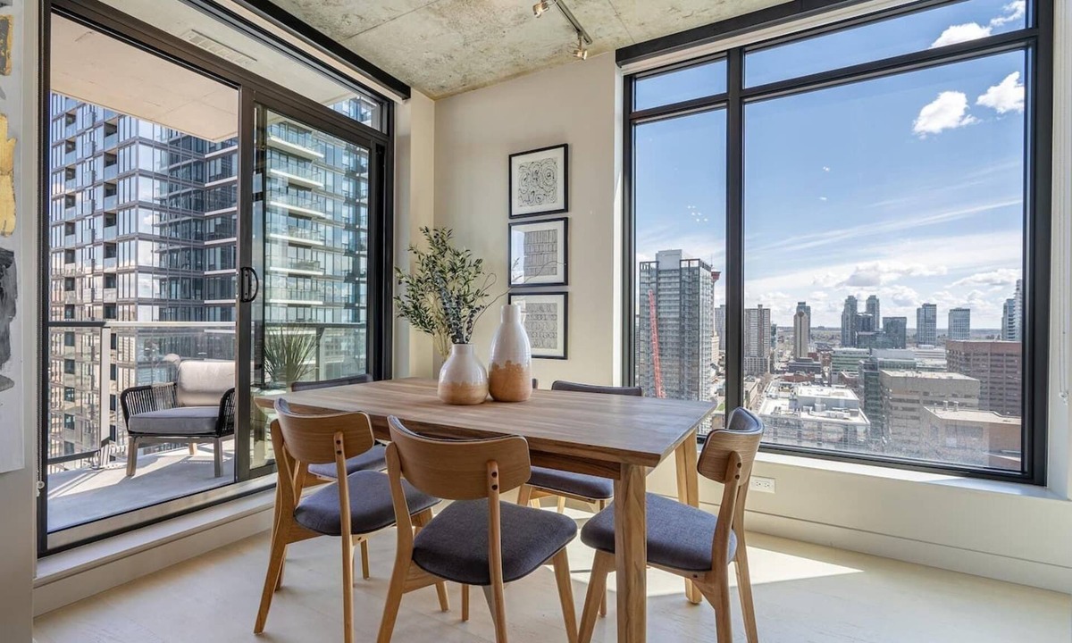 Connaught Condo | 2BR 2BA Rustic Japandi Inspired Design Theme - 6 Guests & POOL!