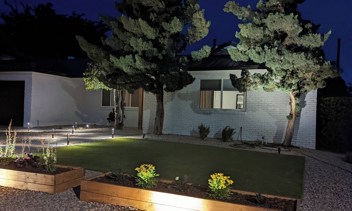Holiday Park House | 3-bedroom house in Albuquerque heights close to trails, breweries and groceries!