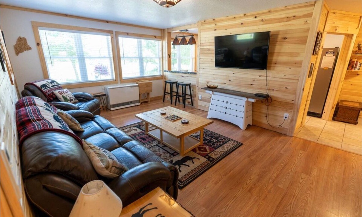 Embden House | 3 bedroom Lakeside Home Embden Pond