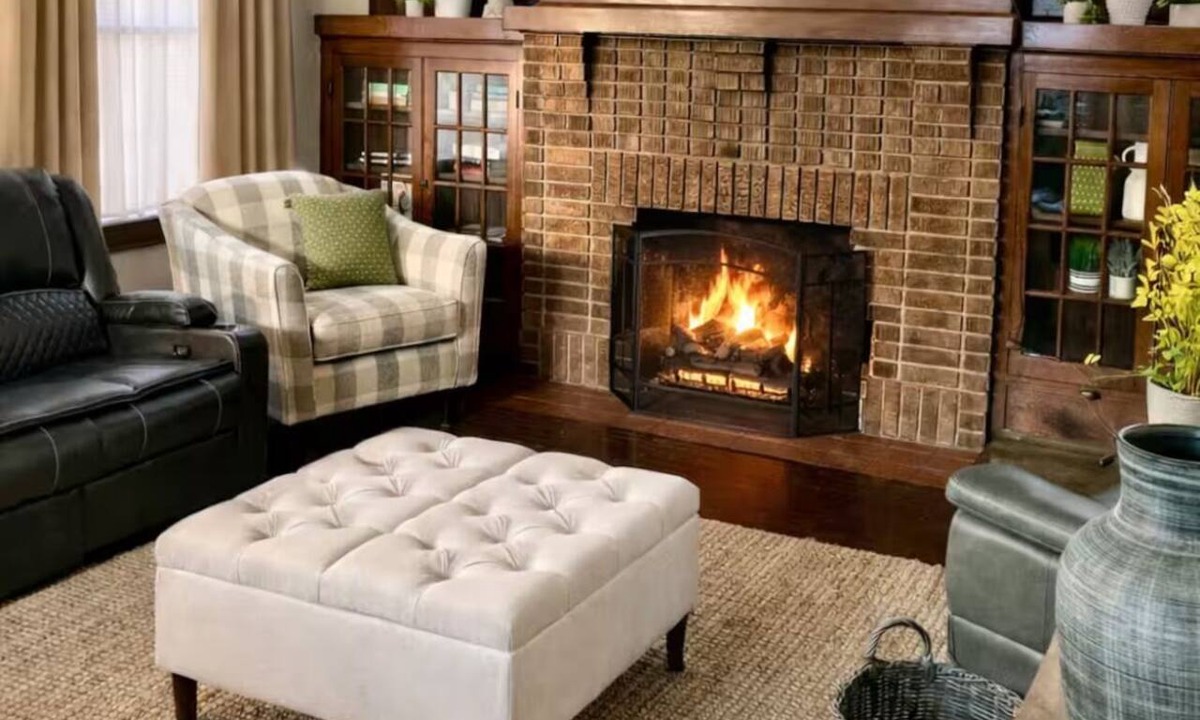 Portsmouth House | 3-BR and 1-1/2 Bath “Bear Lodge”welcomes you! New AC & updates! Near SSU.