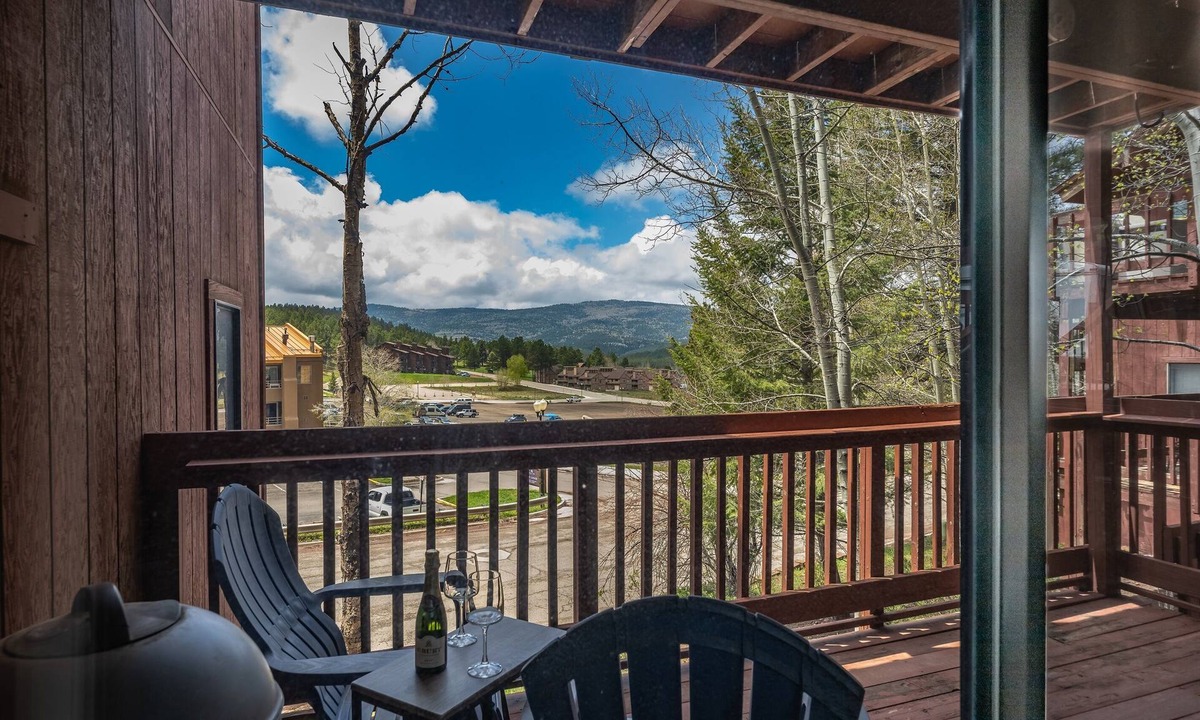 Angel Fire Ski Chalet | 3-Min Walk to Ski Lift | Mountain-View Chalet