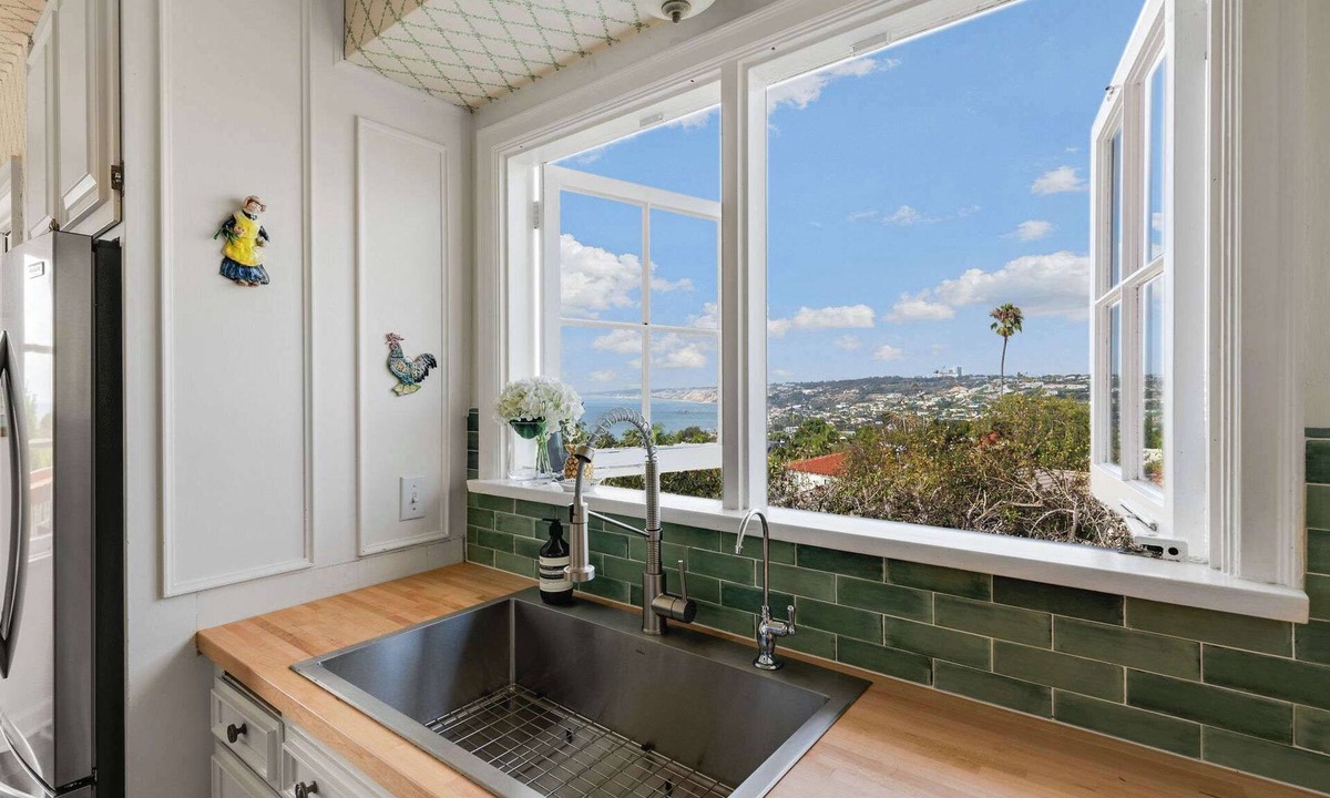 Country Club House | 4bedroom|Sleep10|Ocean Views|Hot Tub|La Jolla