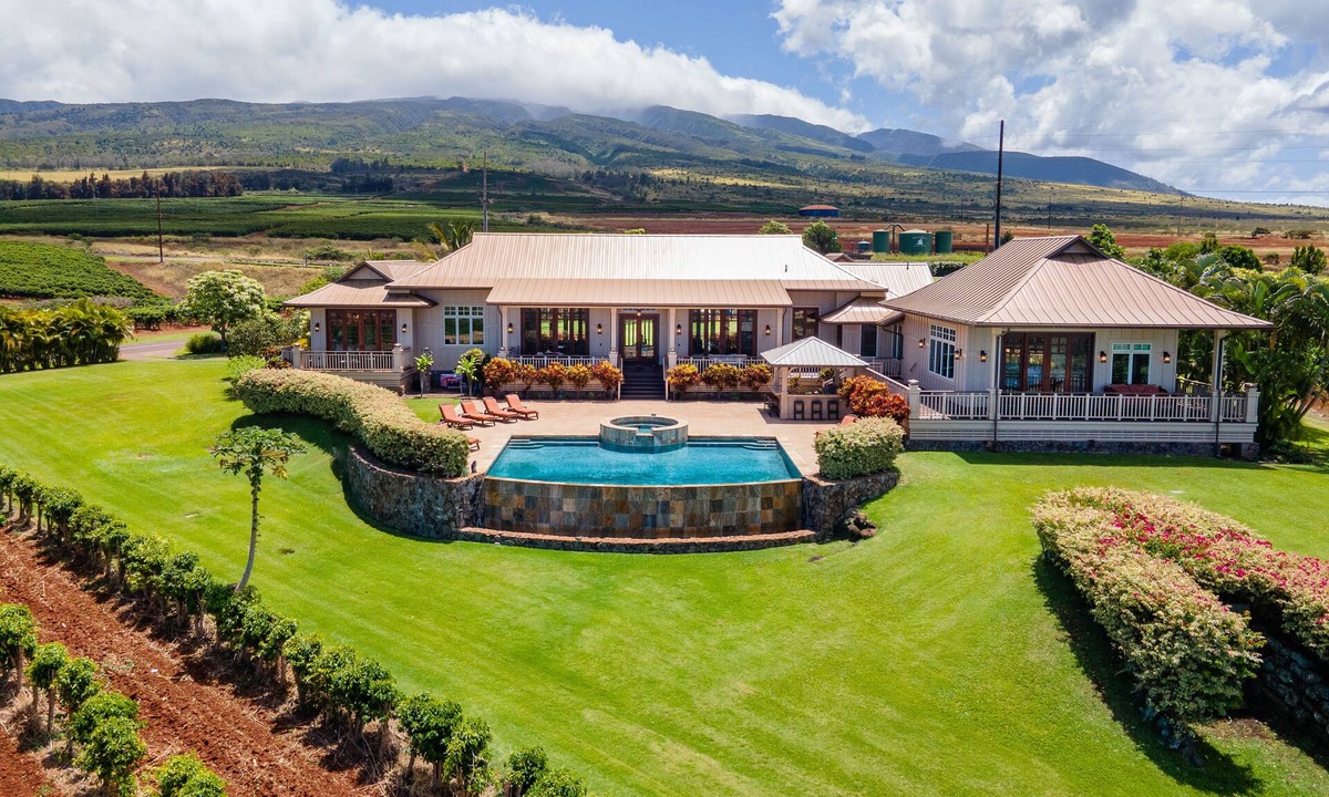 Kaanapali House | 4BR Oceanview Estate | Infinity Pool + Pickleball Ct.