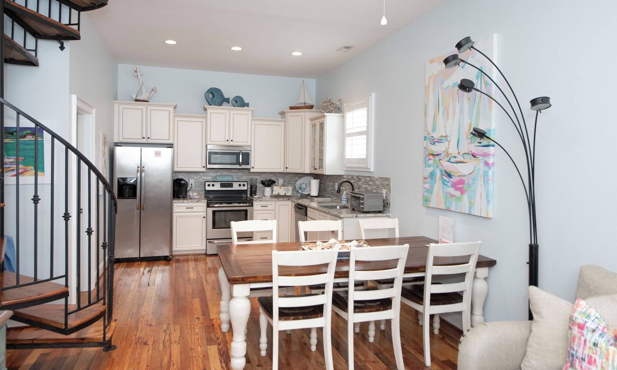Atlantic Beach House | 5 Star Reviews! Luxury Home, Pool, Steps from Ocean,Sleeps 7, Shops,Restaurants