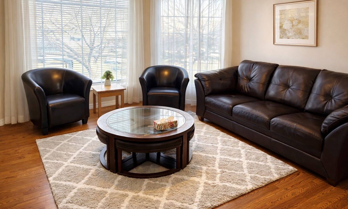 Calgary House | 5Beds 2Bath | New Furniture Work Space 10 mins to YYC 1 Min to Bus