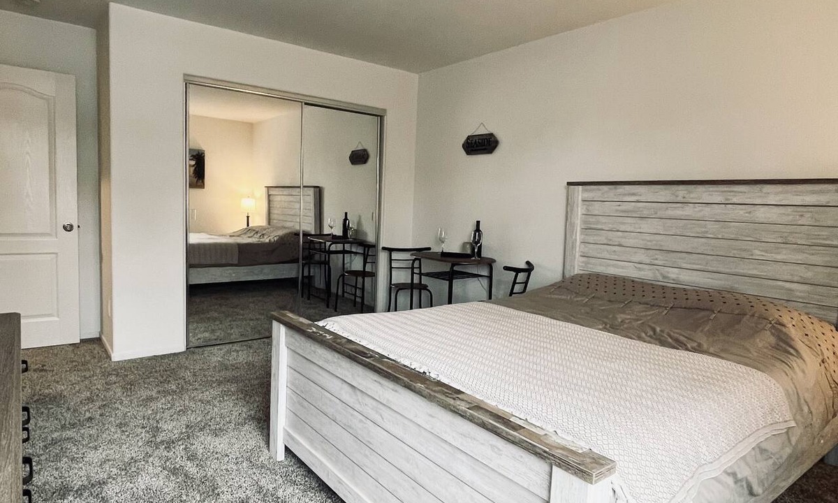 Santee House | A cozy room with private bathroom and mini kitchen