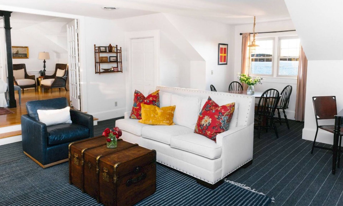 Isle of Springs Apartment | Admiral's Quarters | Harbor Views + Private Deck