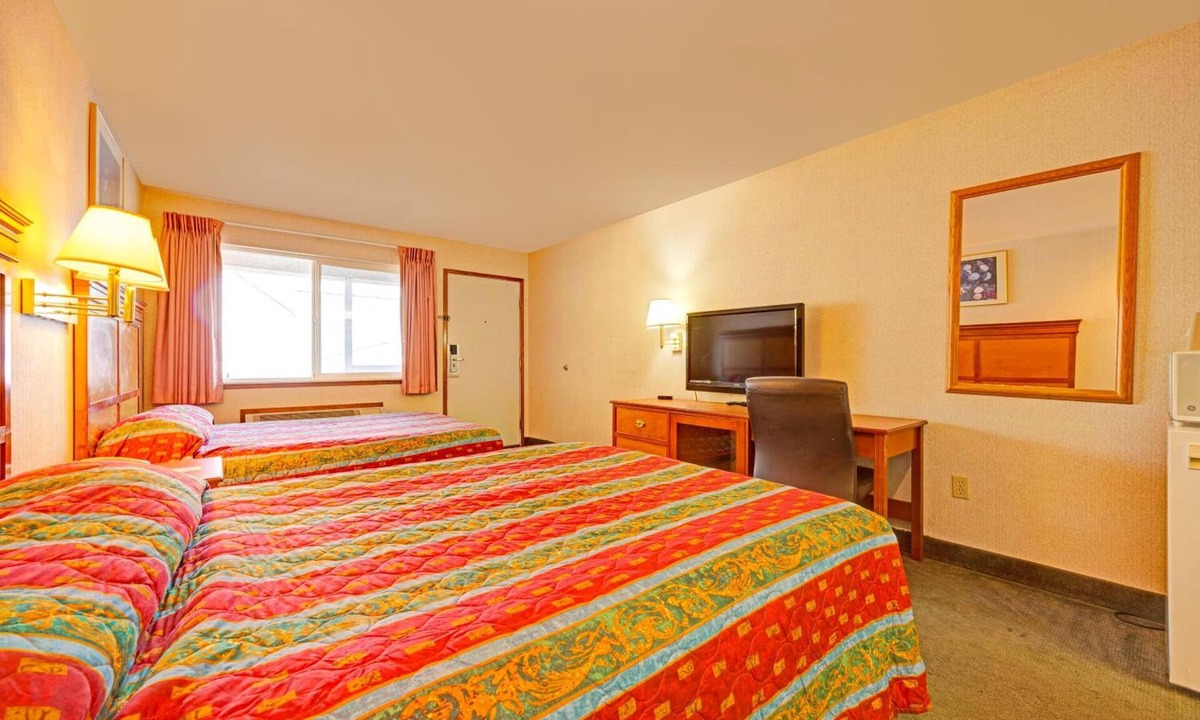 Stevenson Hotel | Affordable Room w/Free Parking | Ideal for Cascade Trail Adventures