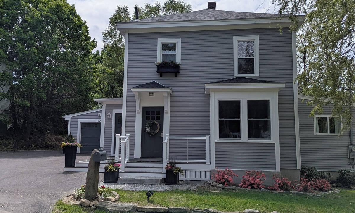 Boothbay Harbor House | Ambleside in Boothbay Harbor Maine- perfect for your Maine coastal vacation!