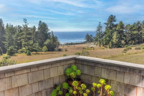 Sea Ranch House | Architectural Treasure - Private Hot Tub