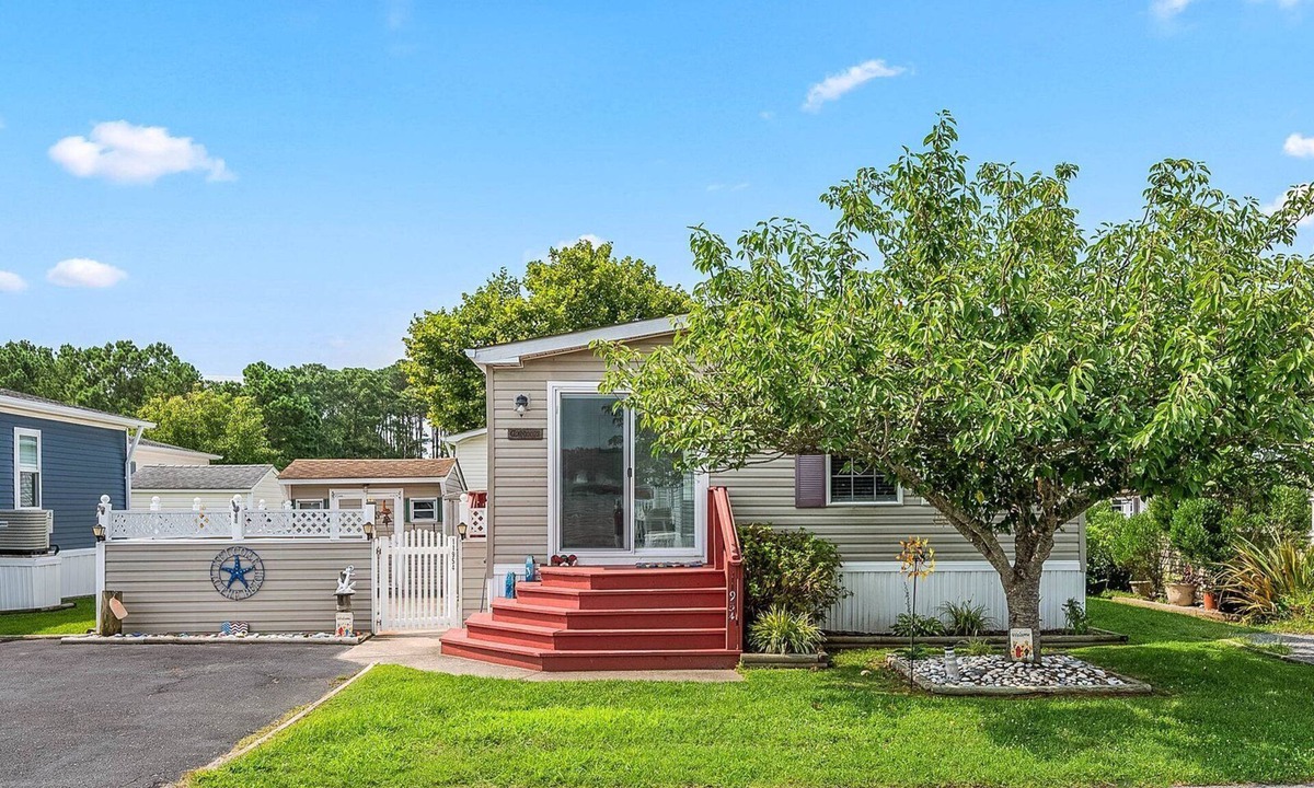 Assateague Pointe House | Assateague Pointe 2 br/1 ba 2 outdoor pools -in WOC.