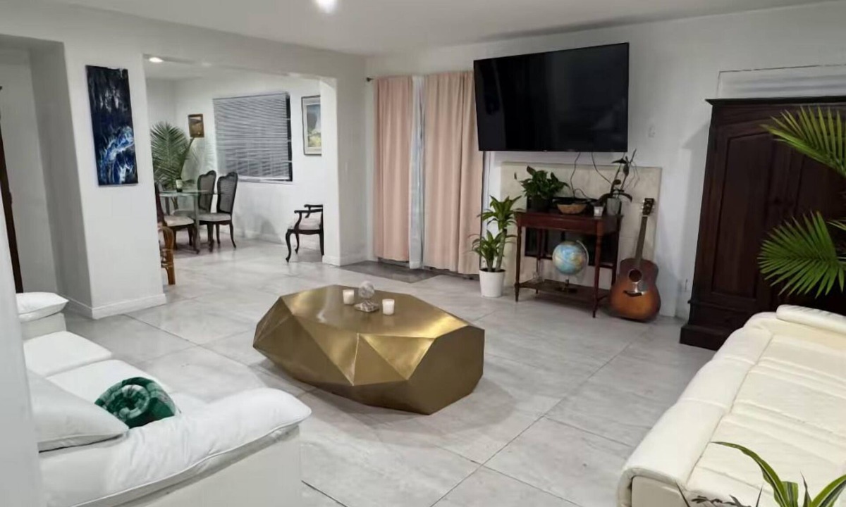 North Redondo House | Awesome 4-bedroom house in welcoming Redondo Beach neighborhood