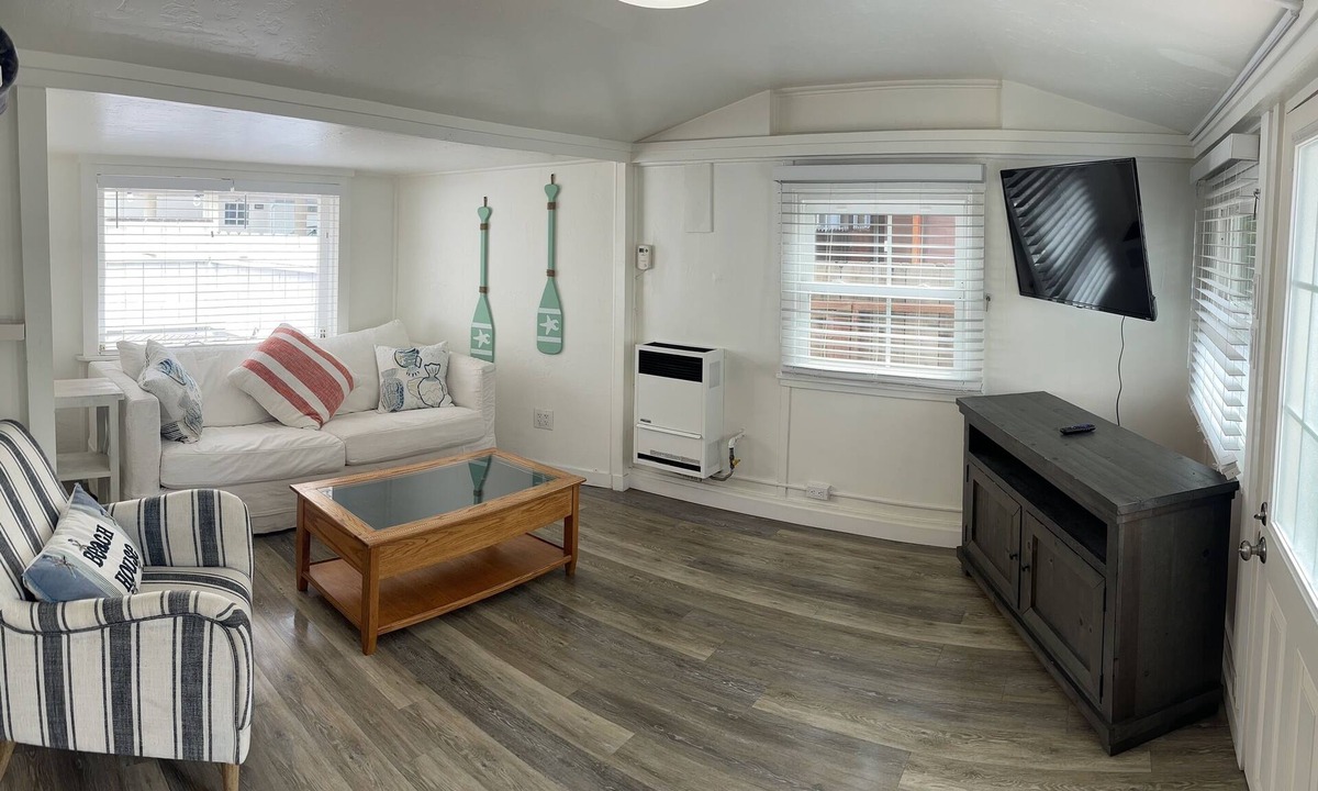 Mission Beach Cottage | Bayside Cottage - Steps from the Bay and Ocean with AC