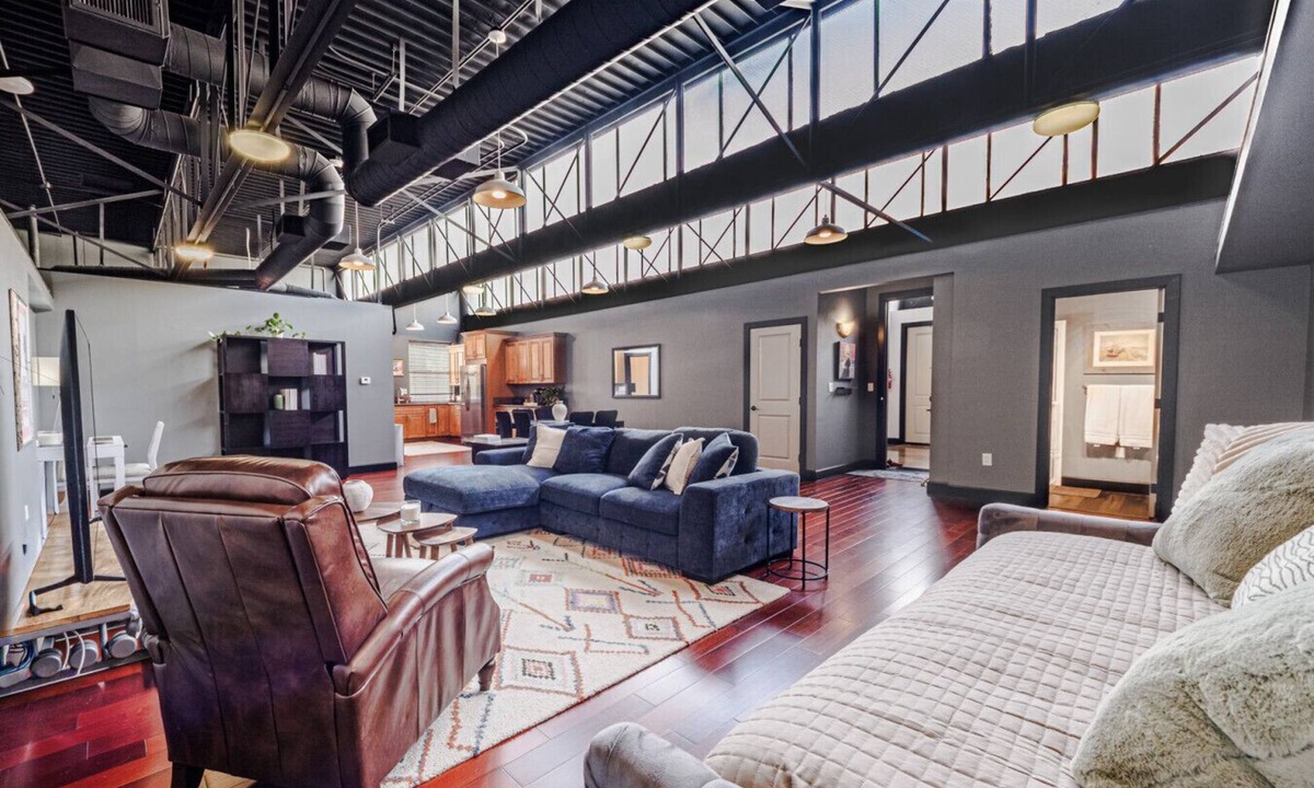 East Village Apartment | Beach Getaway: 1BR Apt w/Kitchen & Garage Parking