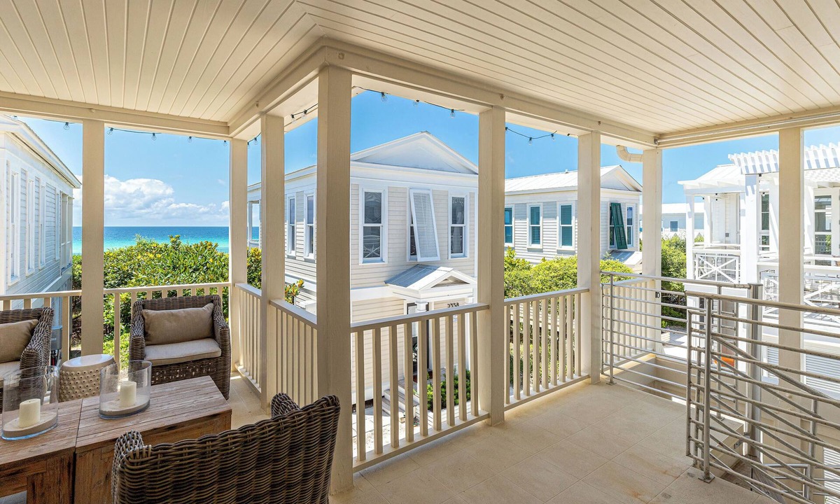 Seaside House | Beachside Designer Seaside Cottage with Gulf View and 1 Minute to Gulf