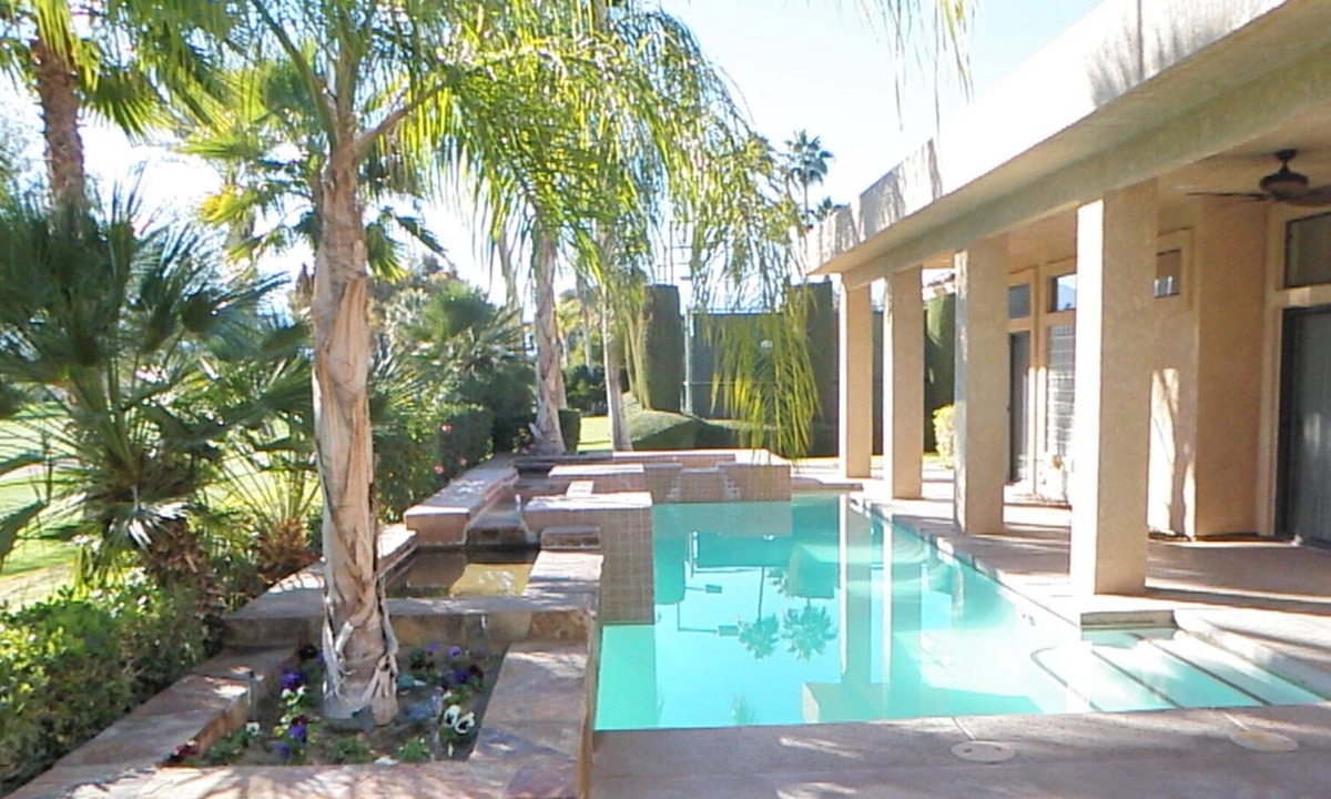 Bermuda Dunes House | Beautiful Executive Home On Golf Course C/w Private Pool & Spa