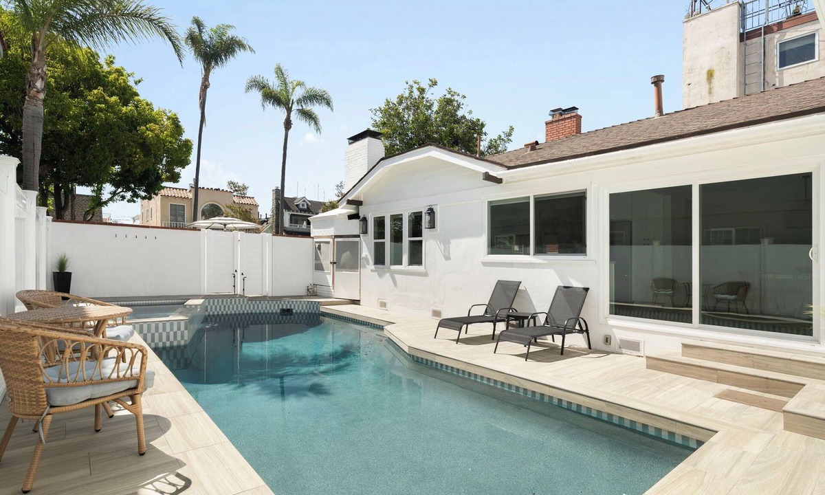 Belmont Shore House | Belmont Beach Escape: Private Pool and Hot Tub + Steps to the Sand