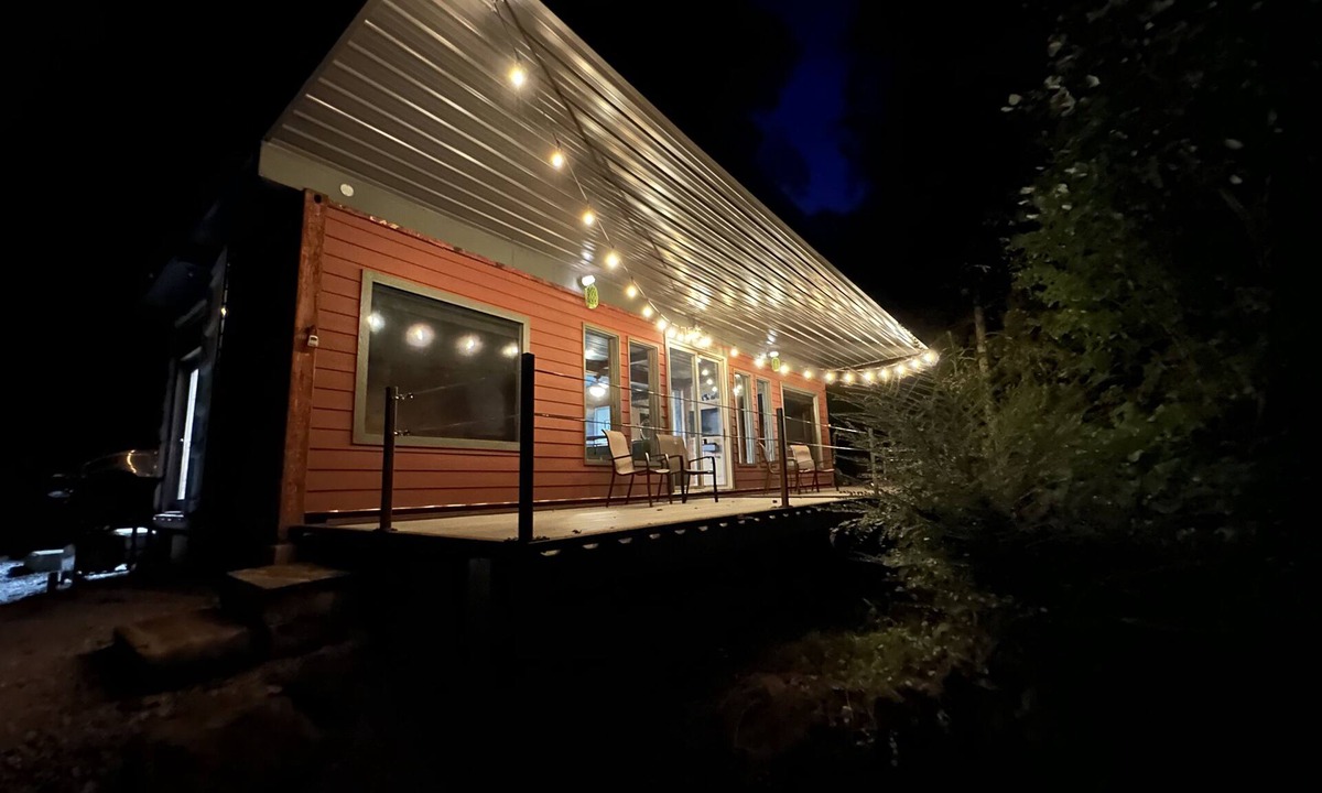 Stanton Cabin | BEST CABIN EVER!-IN THE WOODS-SUPER CLEAN-HOT TUB-PAVED ROAD-NATURAL BRIDGE PARK