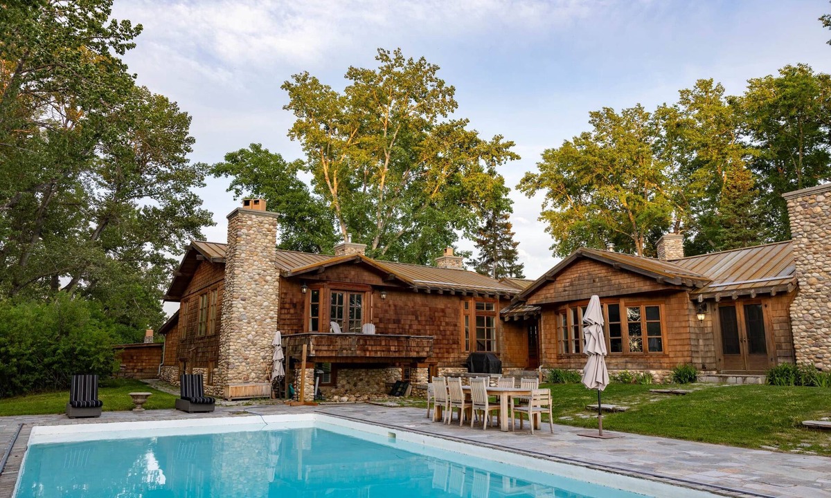 Calgary House | Black Diamond Ranch House | Luxury Ranch Stay