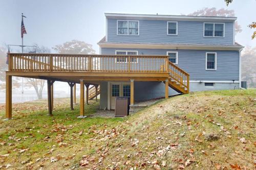 East Boothbay House | Boothbay Harbor Home with Water Views | Near Dining & Whale Watching
