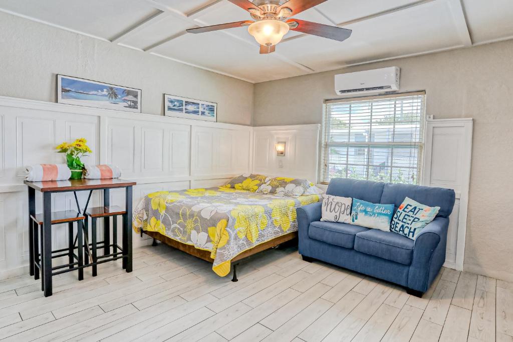 Bay Esplanade Hotel | Breezeway Bungalows