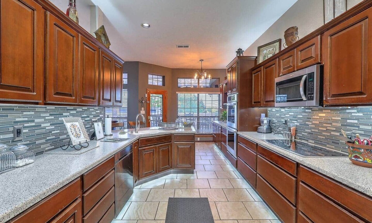 Alban Hills House | Bright Family Home in Safe, Quiet Neighborhood