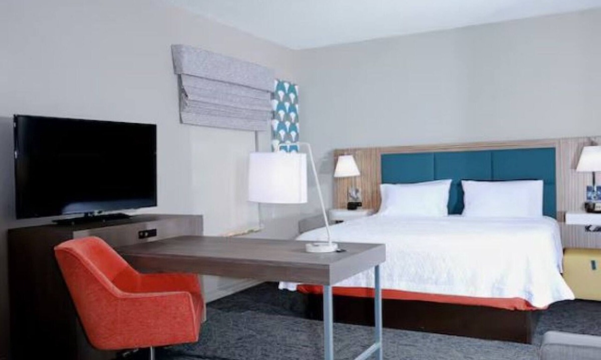 Wesley Chapel Hotel | Bright Room w/Modern Design Close to University of South Florida