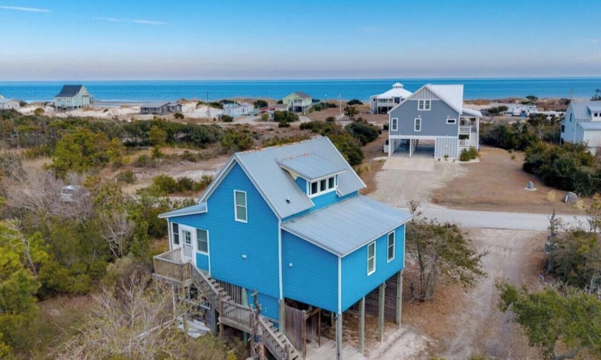 Cedar Island House | “Castaway Cottage” Serenity At Its Finest” Cedar Island, NC Secluded Getaway