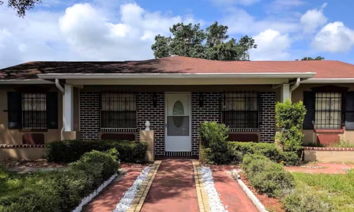 Greater Palm River Point CDC House | Central Tremendous 4-bedroom house with AC in sunny Tampa