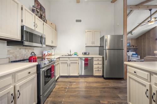 Flagstaff House | Charming 2 BD Flagstaff home w/golf/resort access