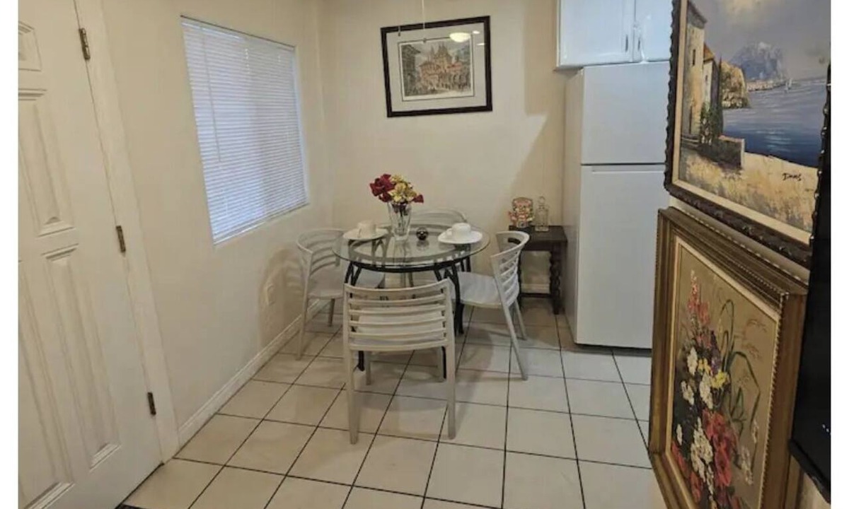 National City House | Charming 2-bedroom house in National City with fitness room