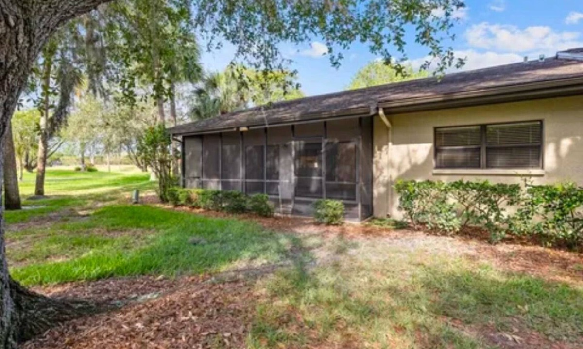 Oldsmar Villa | Charming 2-bedroom villa in East Lake Woodlands with AC, WiFi and pool access