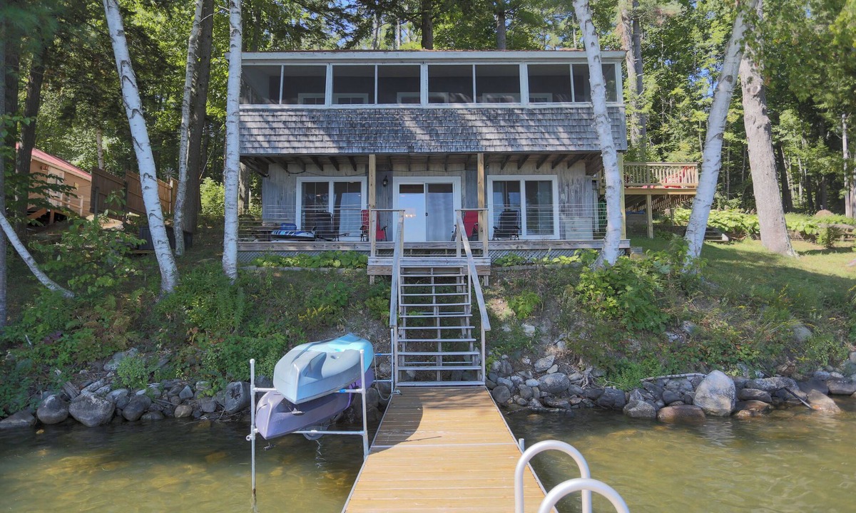 Winthrop Cottage | Charming 2BR Lakefront Cottage on Serene Cobbossee w/Kayaks, A/C