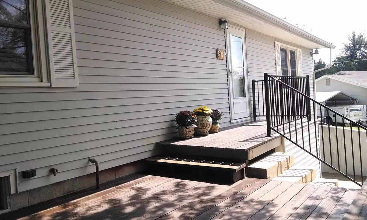 Newton House | Charming 3-bedroom house in Newton - Your Home Away From Home!