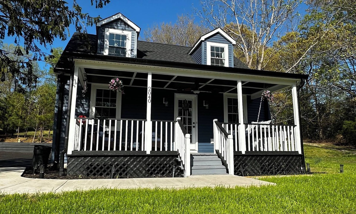 Tappahannock House | Charming 3-bedroom completely remodeled country house in Tappahannock with AC