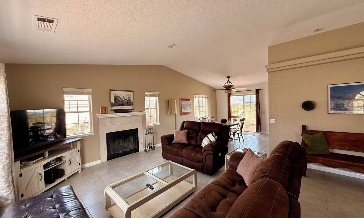 Borrego Springs House | Charming 3brd house in Borrego Springs. Family and pet friendly, close to town!