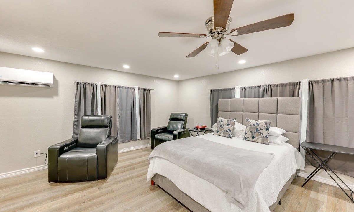 New Boston Apartment | Charming apartment with a full size kitchen AC and WiFi in wonderful New Boston