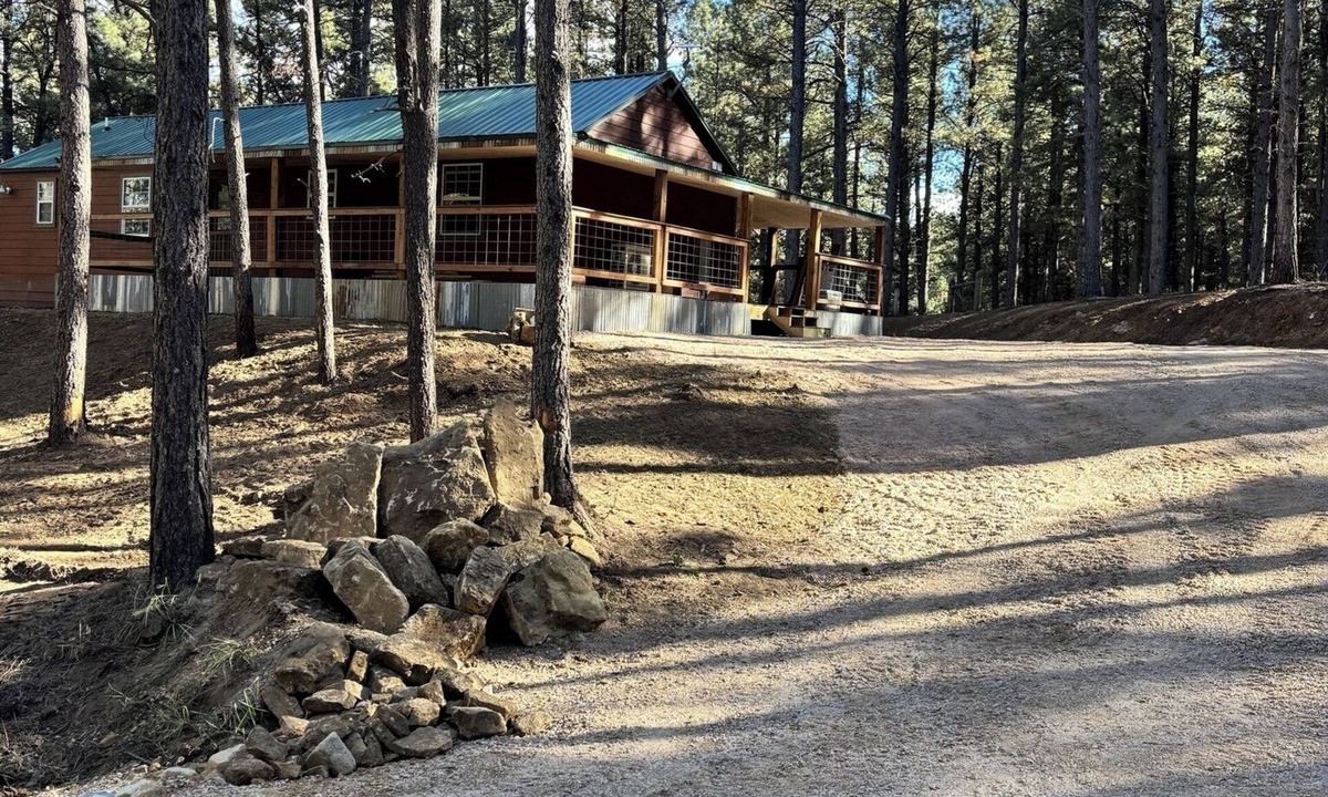 Angel Fire Cabin | Charming Cabin Close to Ski Slopes in Angel Fire, NM