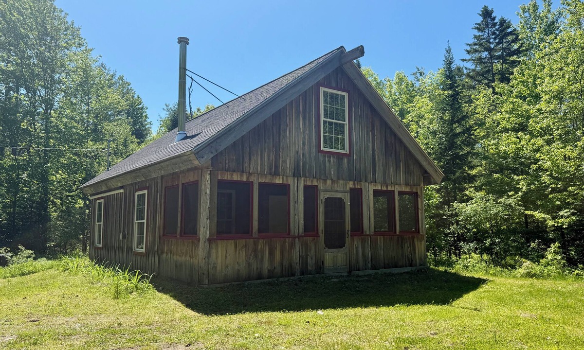 Burnham Cabin | Charming cabin with AC in Burnham - Perfect getaway.