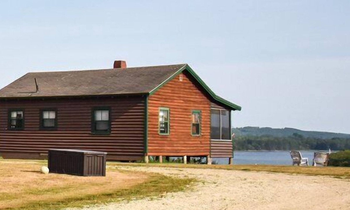 Castine Cottage | Charming Castine Coastal Getaway – Harbor Views, History & Outdoor Adventure