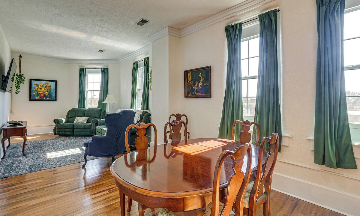 Chapman Apartment | Charming Historic Retreat in Walkable Chapman