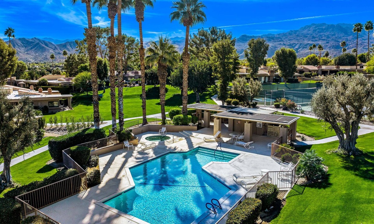 Palm Desert Condo | Charming South Palm Desert Condo