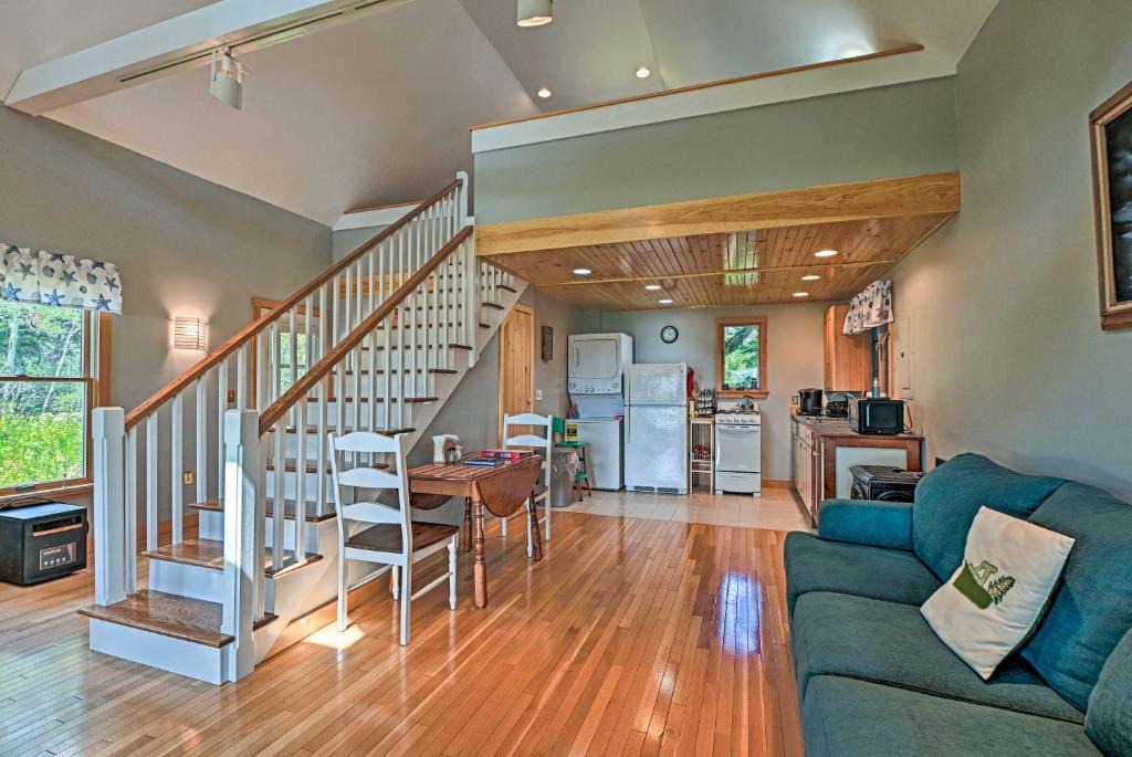 Stonington Apartment | Charming Stonington Studio w/Ocean Views!