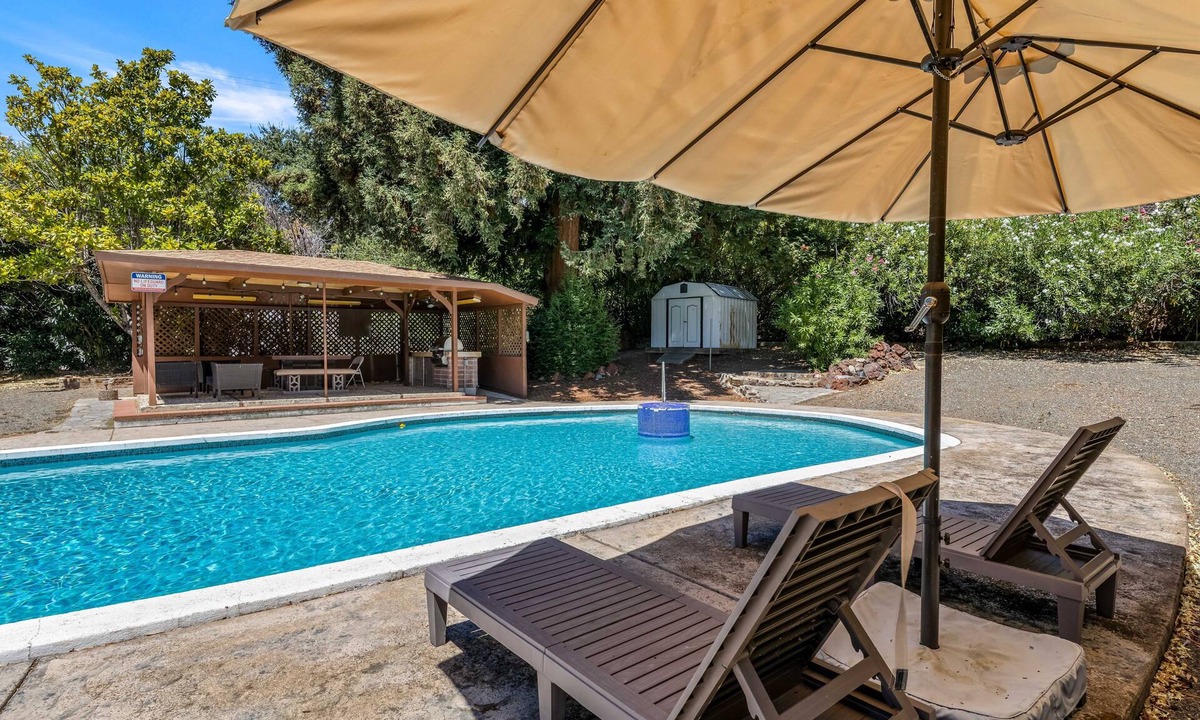 Wilbur Springs House | Clearlake Studio | Shared Pool + Boat Parking