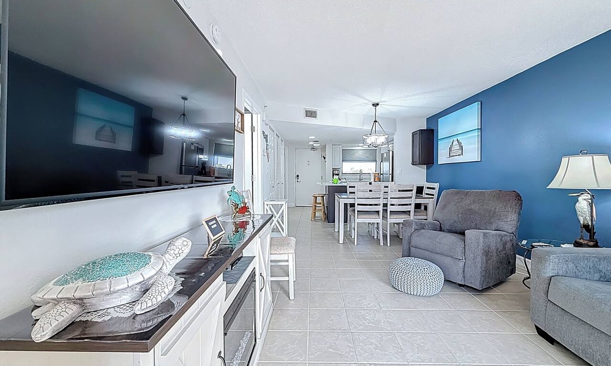 Belle Vista Condo | Coastal Oasis | Beach Access | Pool + Jacuzzi